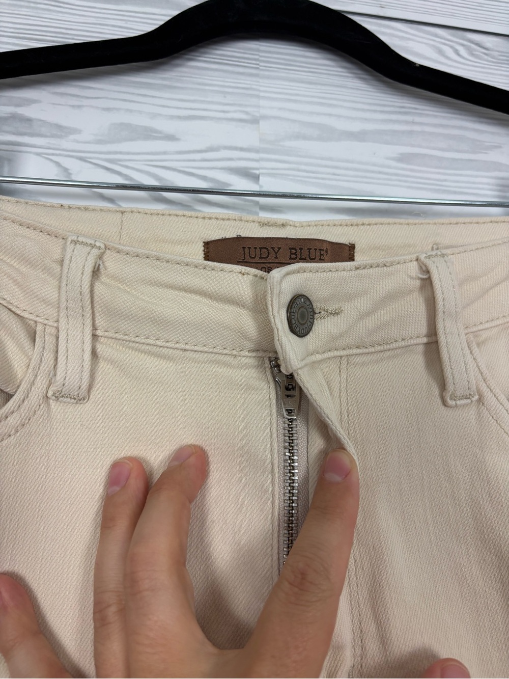 Judy Blue Burlington crochet patch high waisted jeans size 9/29 cream color - Picture 6 of 12
